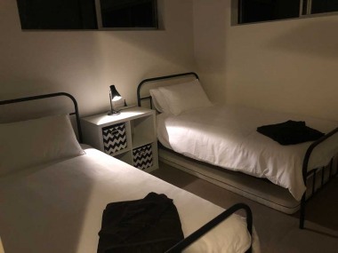 The Dolphin Room - 2 x King Single Beds, Quality Linen and built in robes