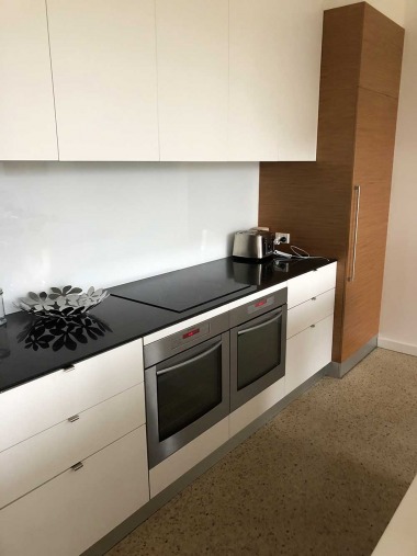 Modern Kitchen with all the gadgets - Integrated fridge, butlers pantry, Coffee Machine, Dishwasher, 2 Ovens +